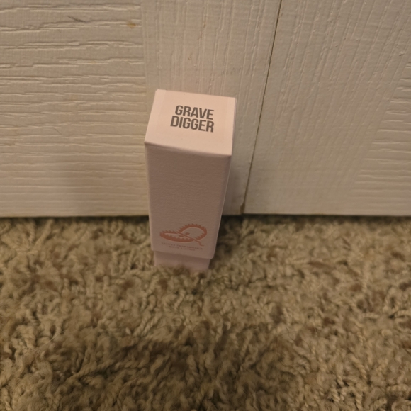 Jeffree Star Lipstick - Grace Digger - Picture 6 of 6